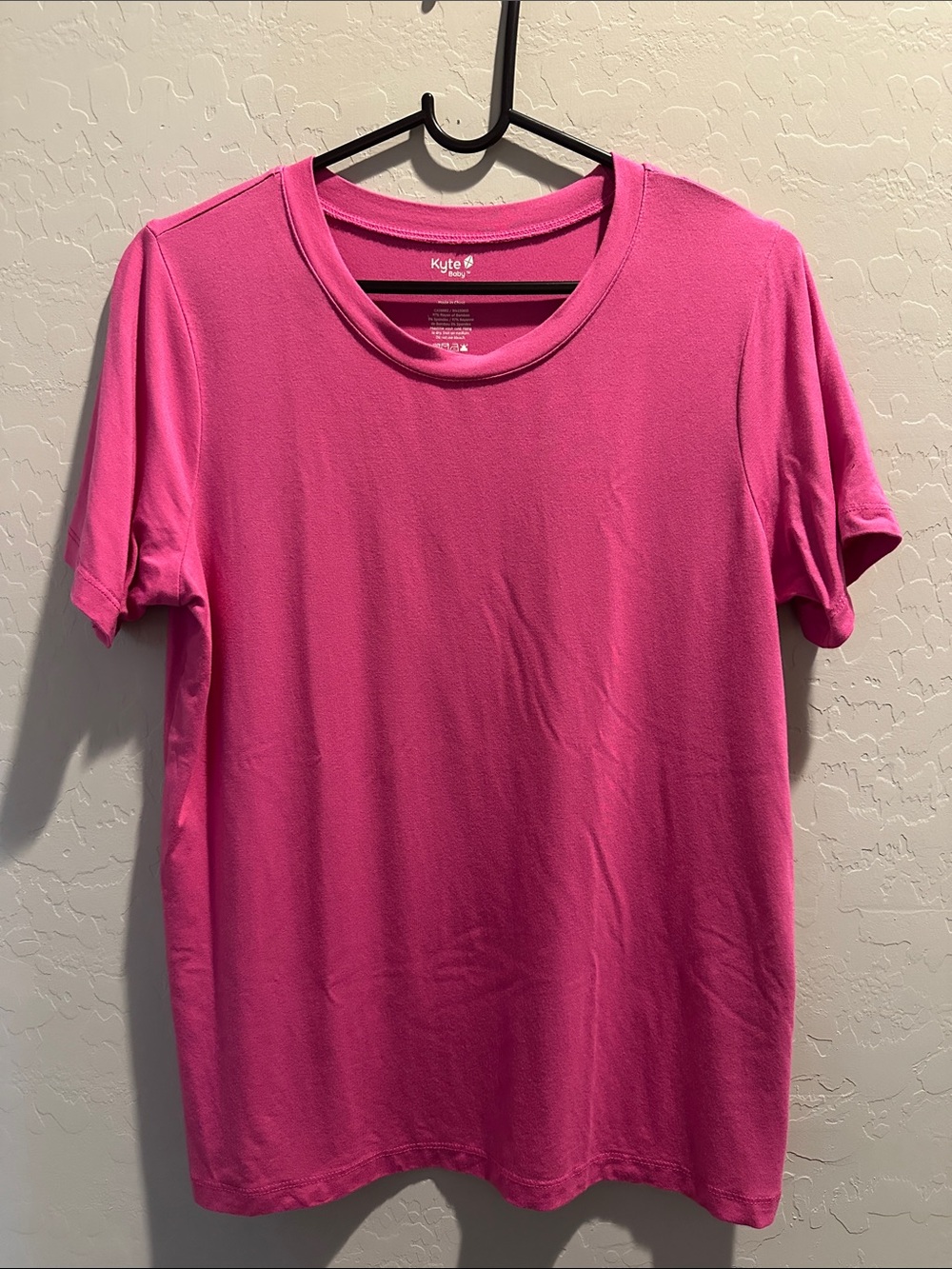 KYTE Baby Women’s Short-Sleeve Crew Neck T-Shirt - Hot Pink size S